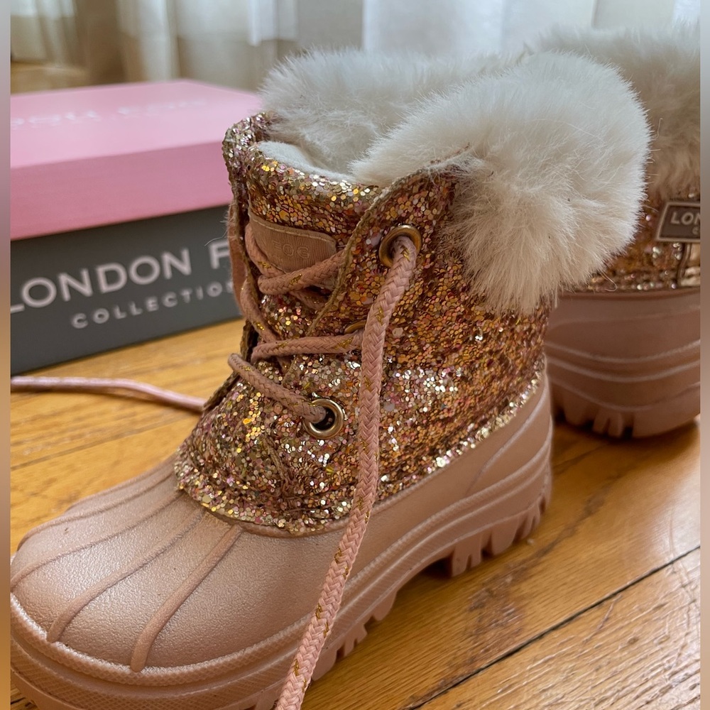 Toddler winter boots size 8C London Fog